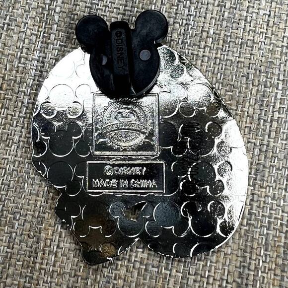 Disney Nightmare Before Christmas Sally Pin New - Picture 2 of 3